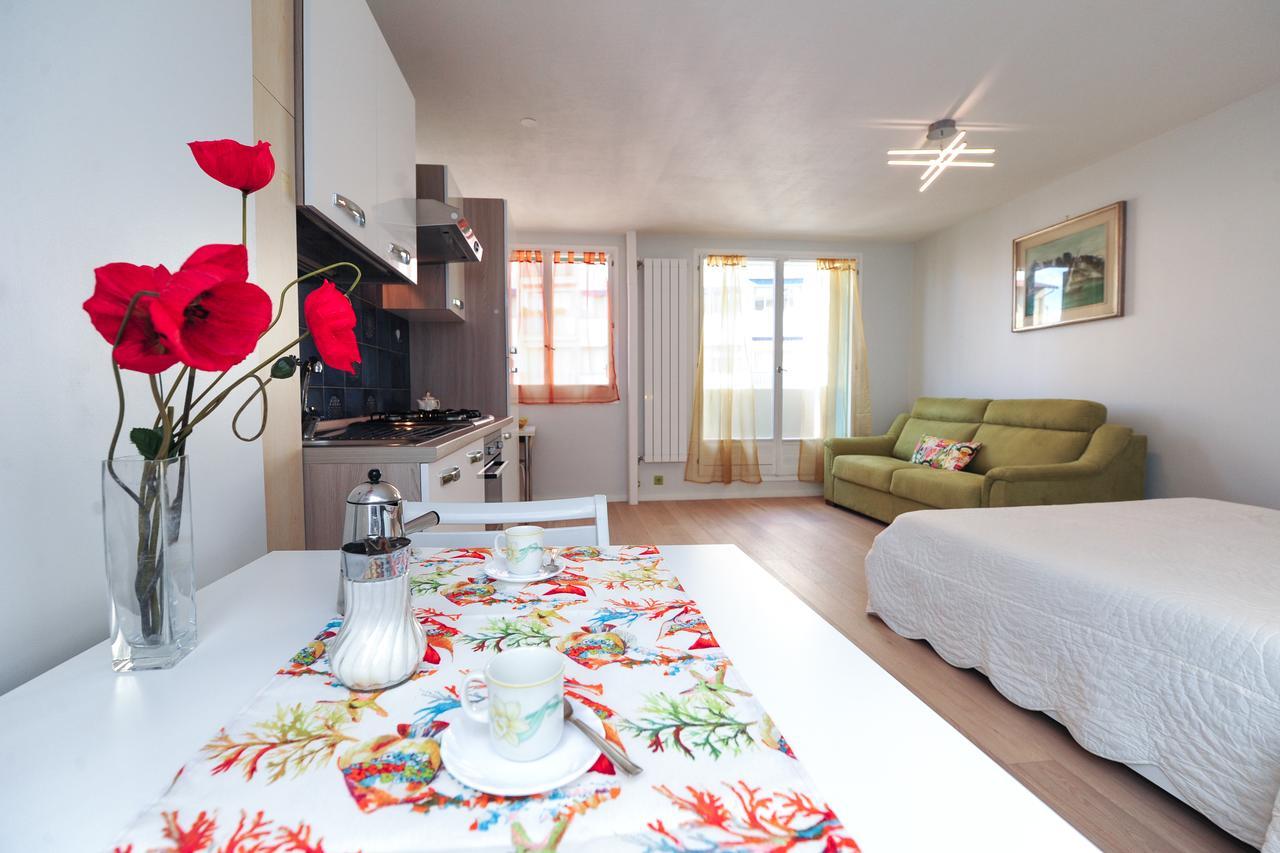 Blue Lagon Five Stars Holiday House ニース エクステリア 写真